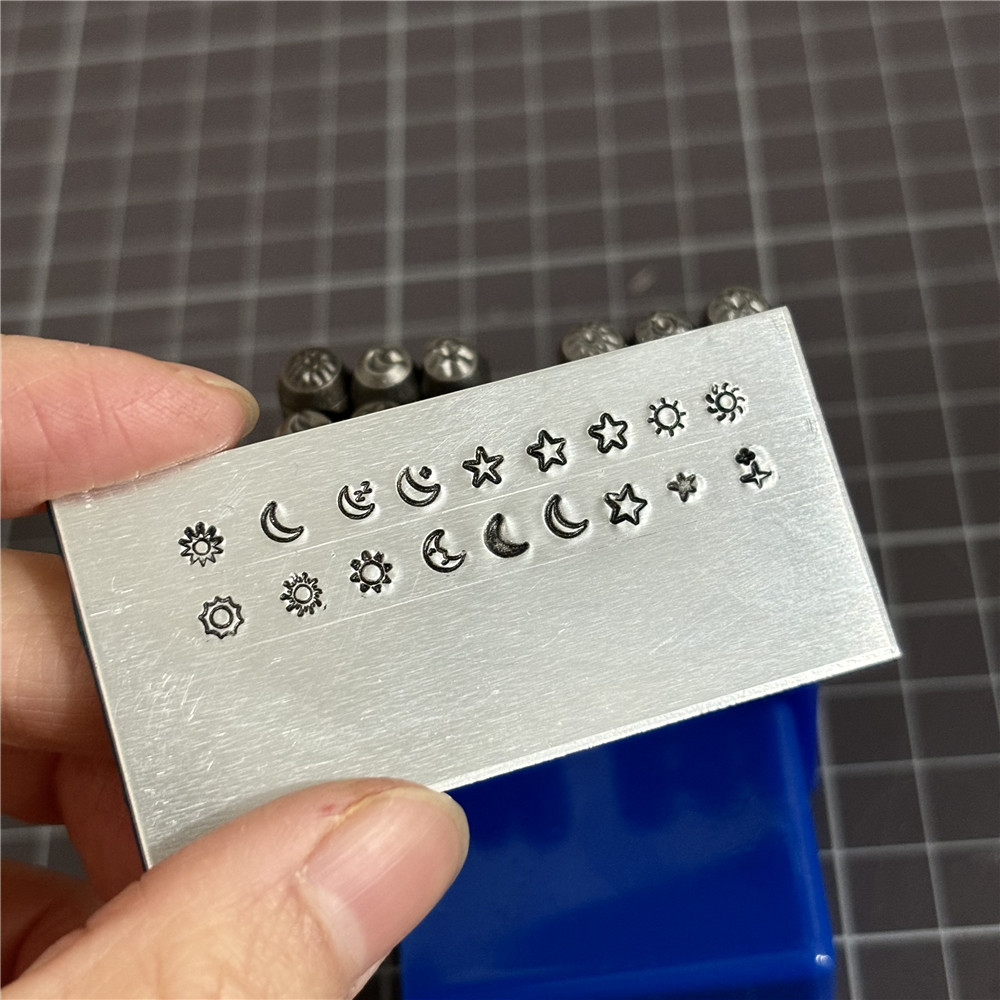 Sellos de Metal con logotipo d - Resin Art Logo reseña y precio