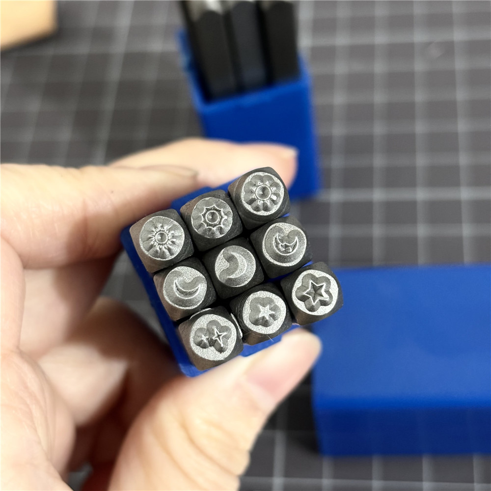 Sellos de Metal con logotipo d - Resin Art Logo reseña y precio